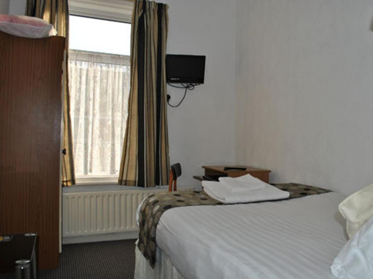 Double Room Private External Bathroom,1580499217:JPEG