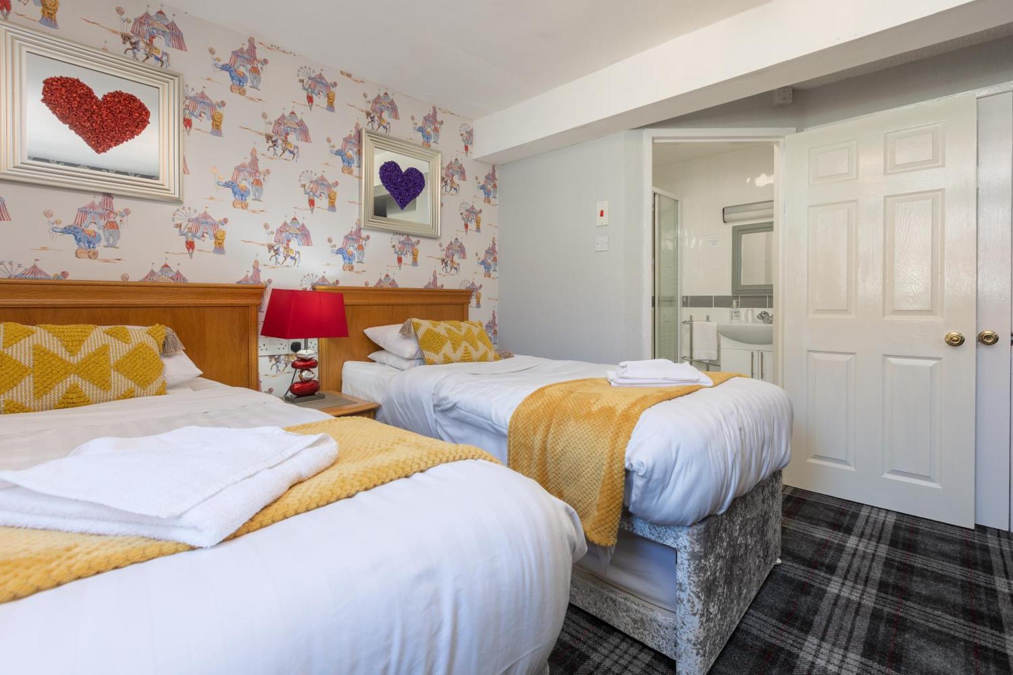 Standard Twin Room,1544448412:JPEG