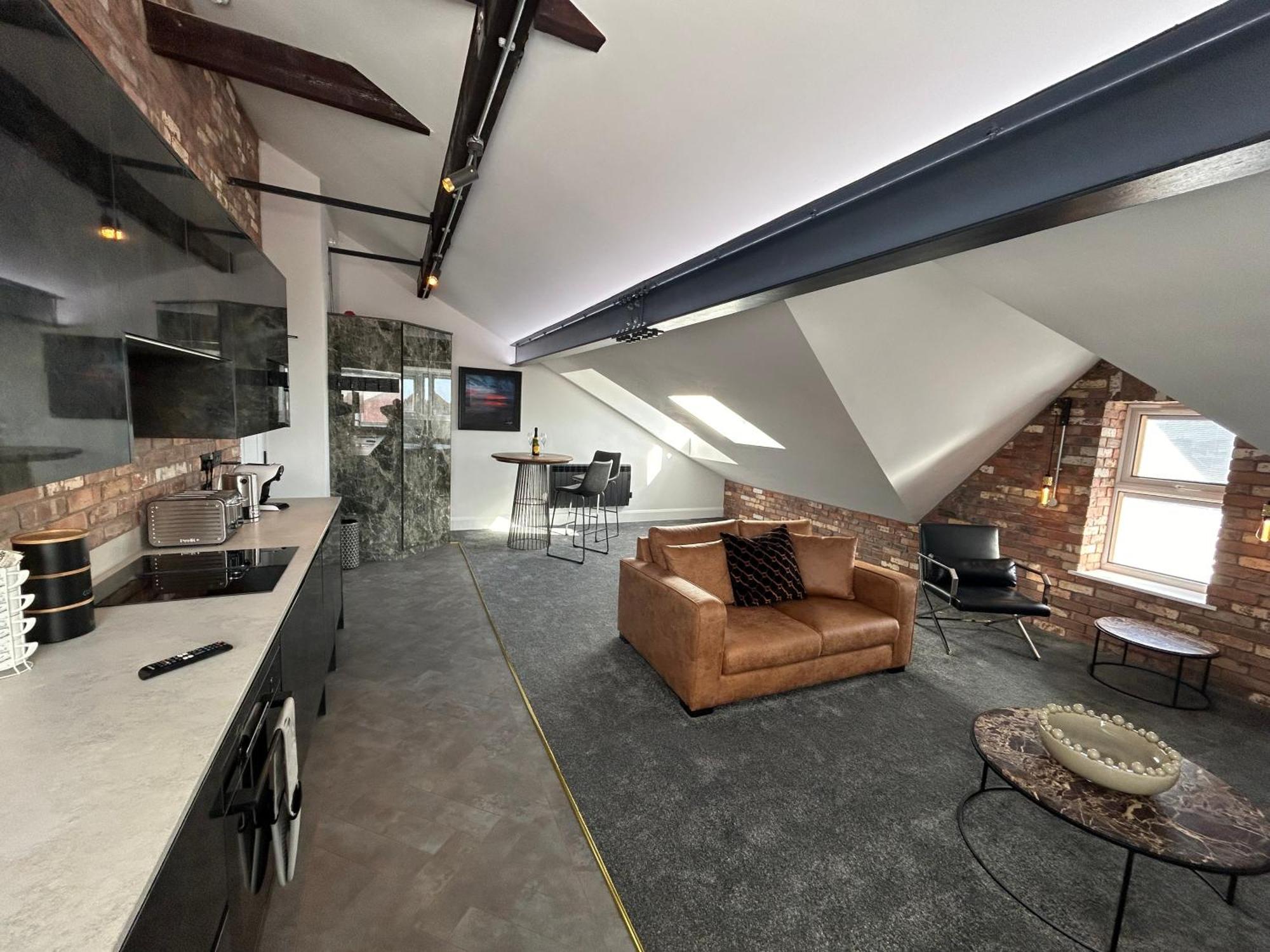 Penthouse Apartment,1586305342:JPEG