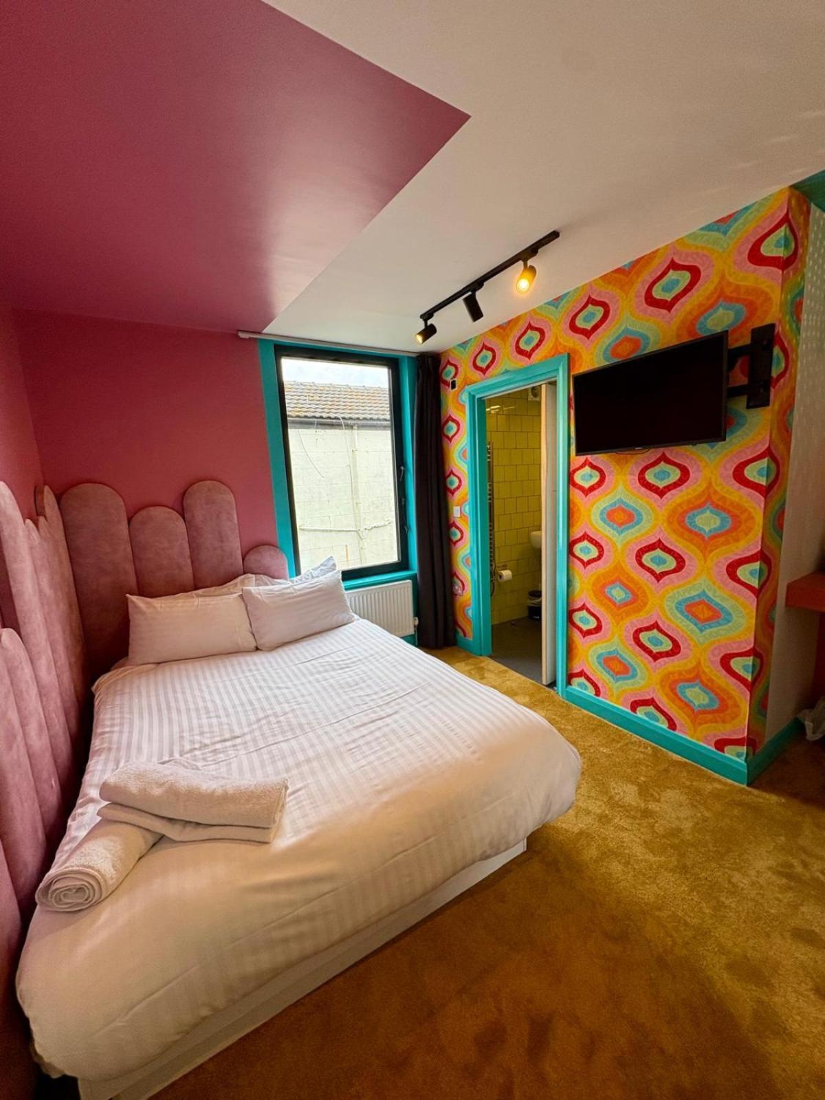 Deluxe Double Room with Shower
