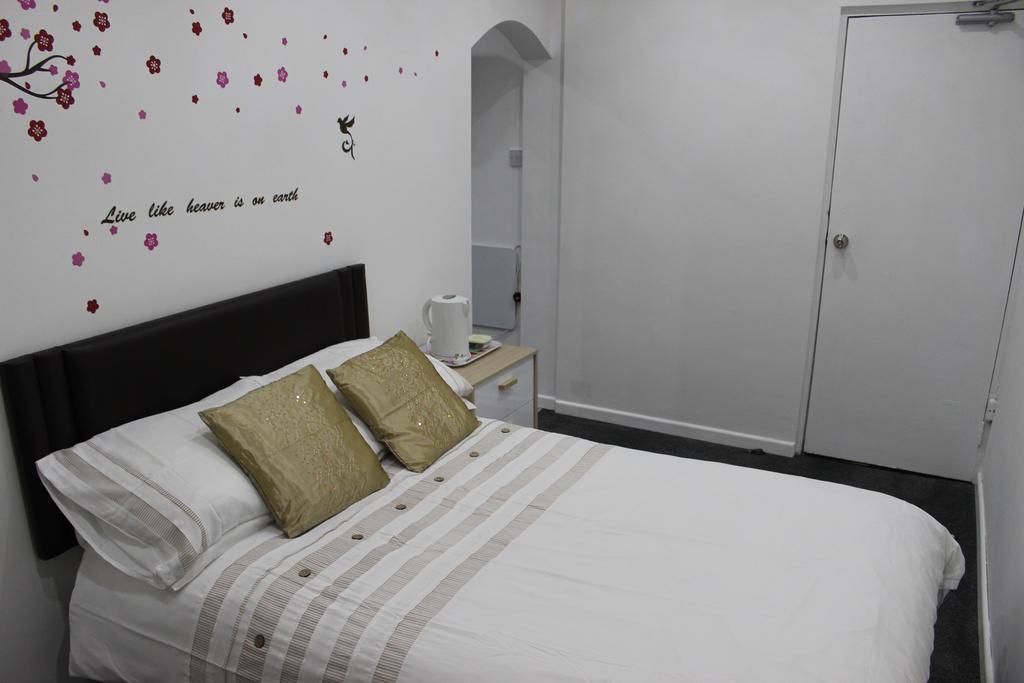 Deluxe 2 Bedroom Family Room
