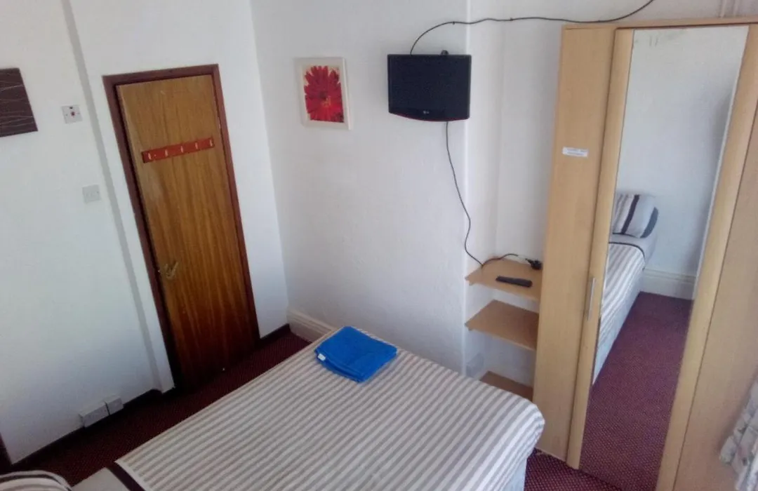 Myroomz Golden Strand Hotel-1