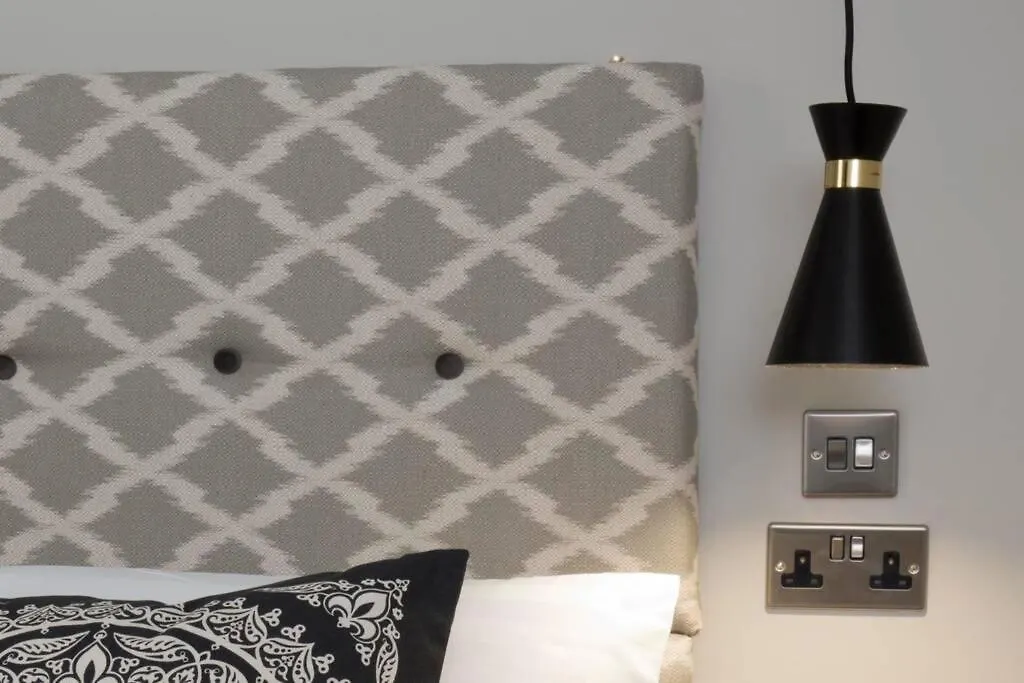 Blackbird Luxury 2 Bed Accommodation Room 7-1