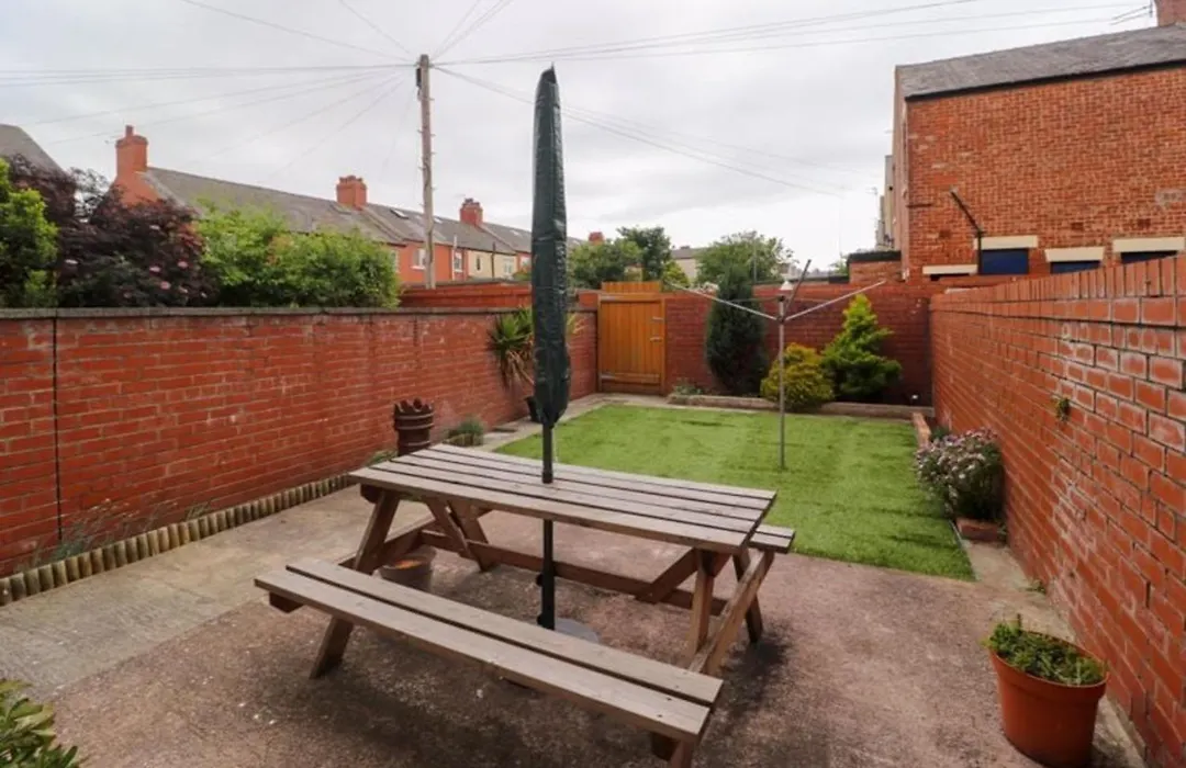 Cheerful 4-Bedroom Holiday Home Close To The Sea-1
