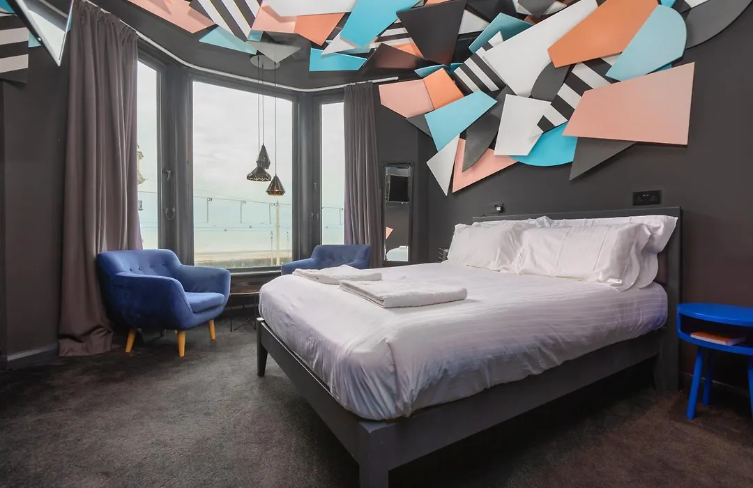 Art B&B-1