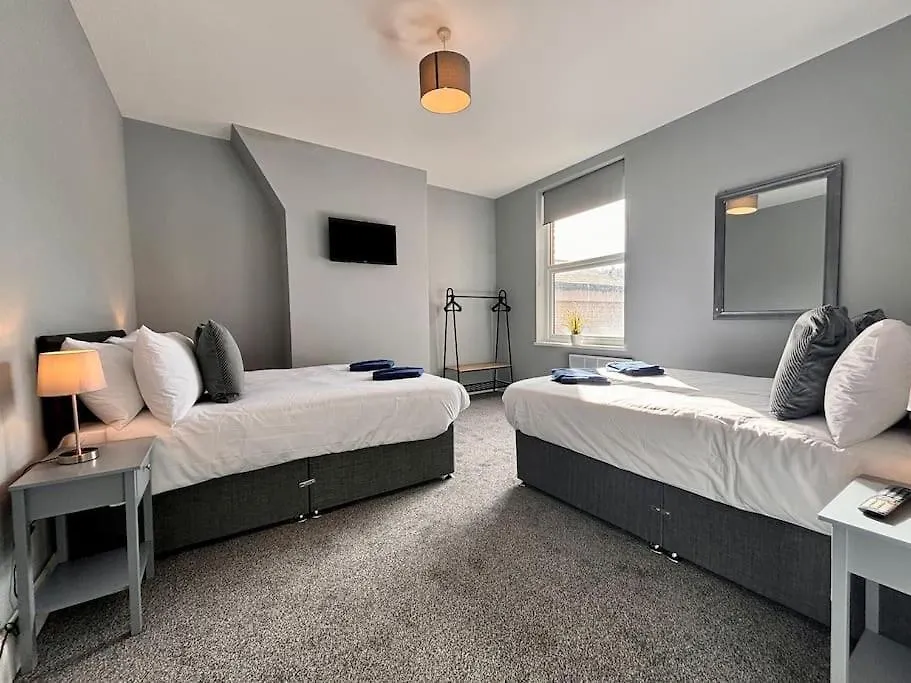 Teds Apartments - Town Centre - Apt 3-1