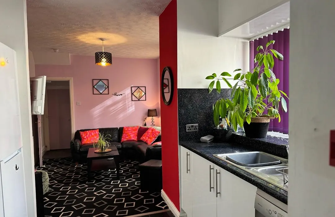 Winter Gardens Large Modern Home Foxhall Guest House-1