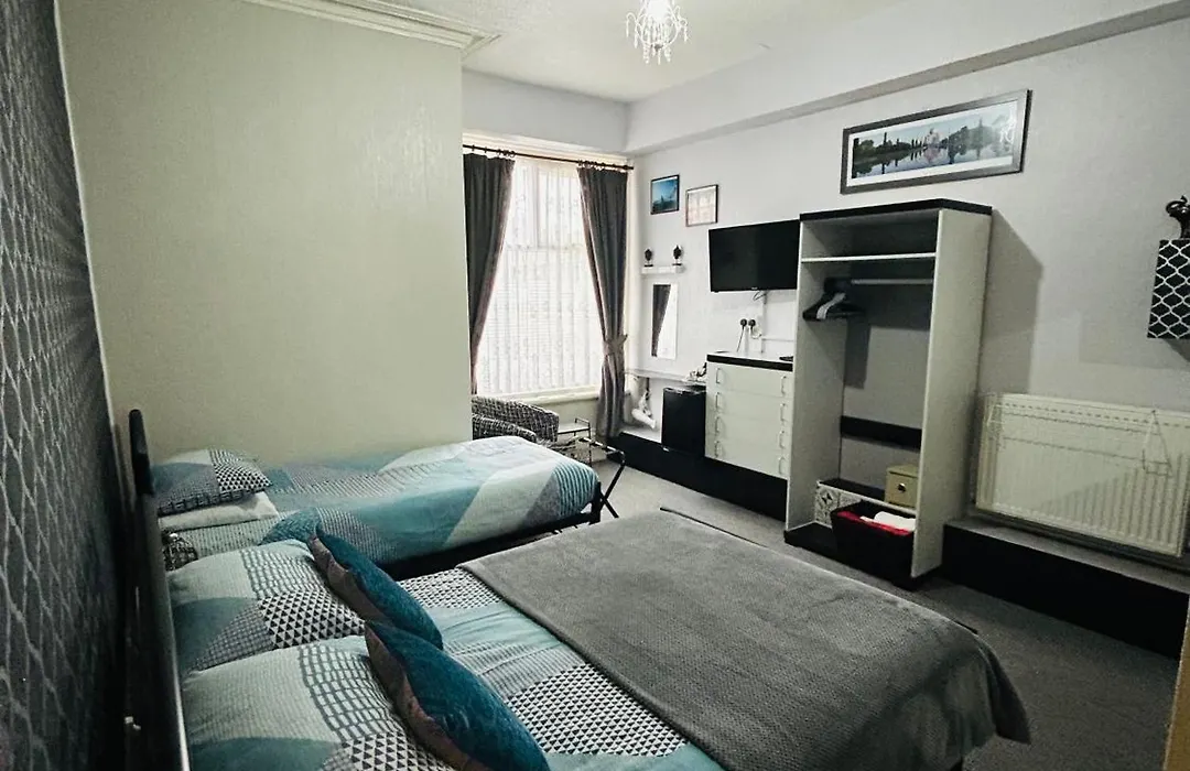 Hornby Villa B&B Couples & Families Only- Quiet Central Location- Near To Winter Gardens-1