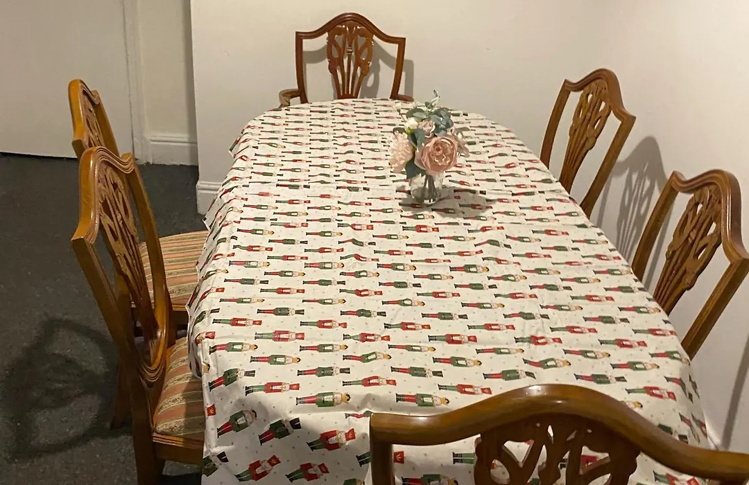 Seaside - House - Sleeps 10 - Parking - Garden-1