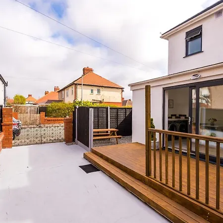 Families Only - Pet Friendly Sleeps 6 Maximum No Parties-2