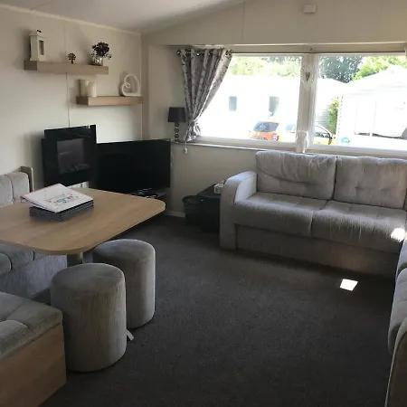 Deluxe 3 Bedroomed Caravan On Marton Mere With Ch Dg And Decking-2