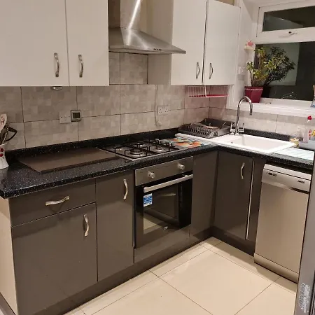 Cheerful 4-Bedroom Holiday Home Close To The Sea-2