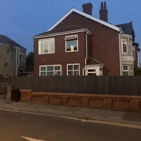 Danny Holiday Home-3