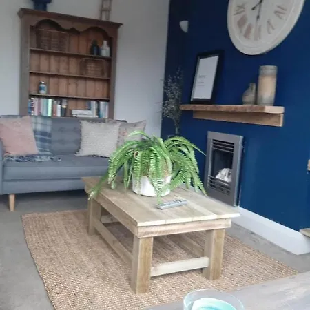 Unique 2 Bedroom Apartment In The Ideal Location-3