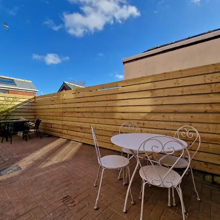 Dysa Bentinck House-3