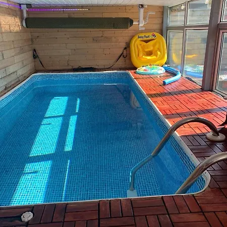 Family Holiday Home-2