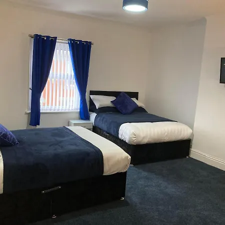 Agapi Apartment - Sea View Sleeps Ten-2