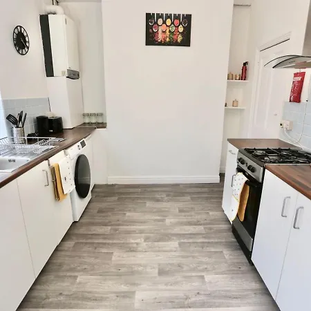 Cross Street House-2
