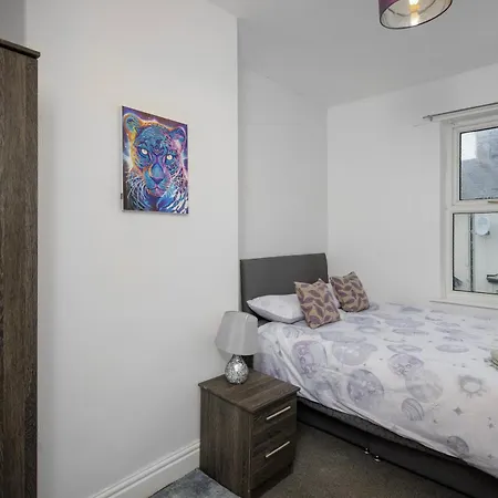 Beautiful Family Home In Blackpool For You-3