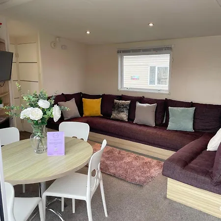 3 Bedroom Luxury Caravan Haven, Marton Mere-2