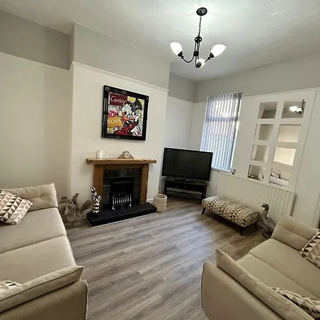 Westview House By Sasco Apartments-3