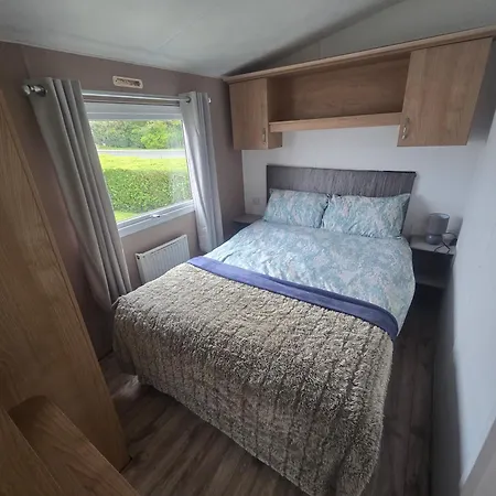12A Mill View 4 Bed Static Caravan Marton Mere-3