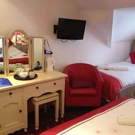 Pelham Lodge-3