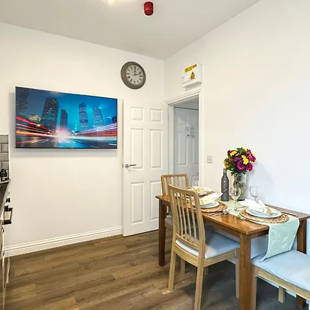 Granada Apartments At Pleasure Beach-2
