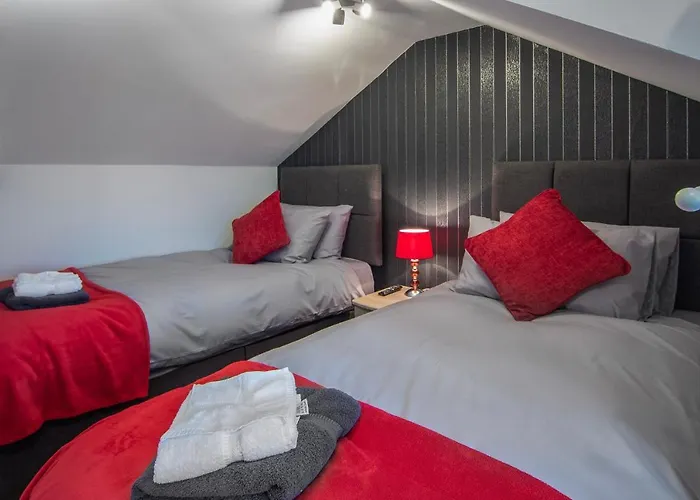 2 Bdrm Sleeps 6 Near Top Attractions Free Parking