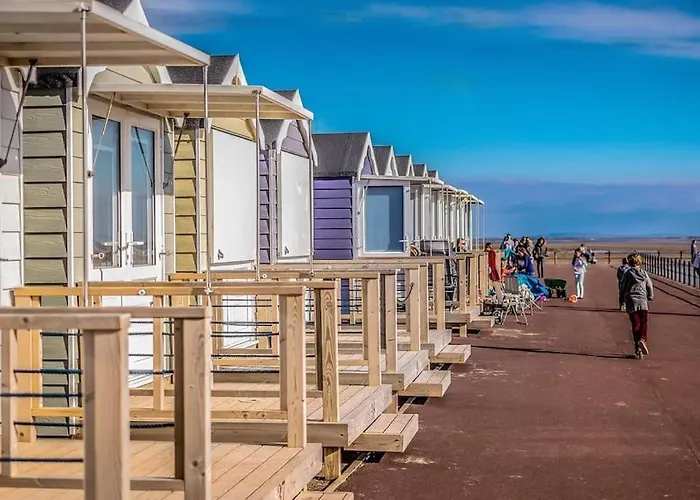 Hidden Gem W/ Parking Short Walk To Pleasure Beach Blackpool