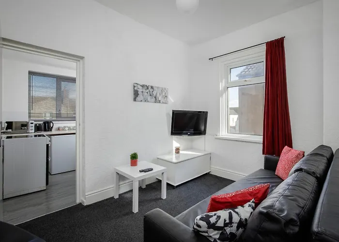 Barton Beachside - Comfort Onebedroom Apartment, Double & Sofabed - Central Beach & Promenade Location - Over 21'S, Family Friendly Only, Id Required, Stairs Access
