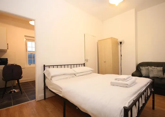 Barton Seaview, Self Catering Studio s, Promenade & Central Beach Location, Families, Couples Or 23 Years Plus Only, Free Parking