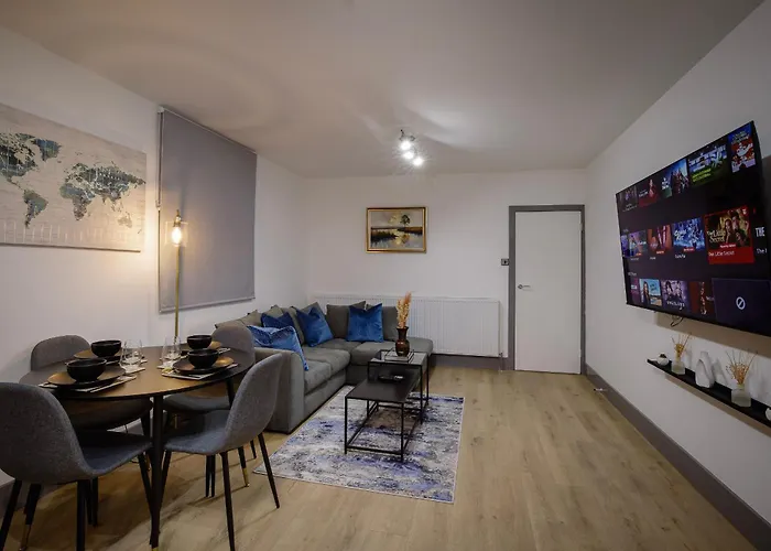 2 Bedroom, 1 Bathroom Apartment