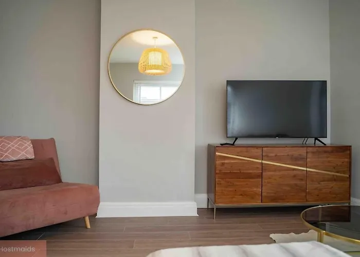 Apartment Near Blackpool Central & Pleasure Beach