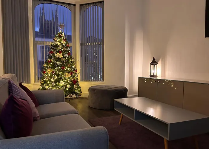 Franks Apt 2 - Outdoor Balconies - Sleeps 8