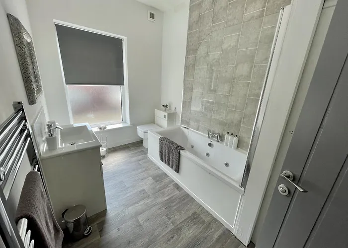 Reads Jacuzzi Suites & s