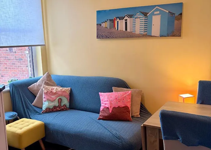 Winter Gardens Flat 3 - Family Apartment