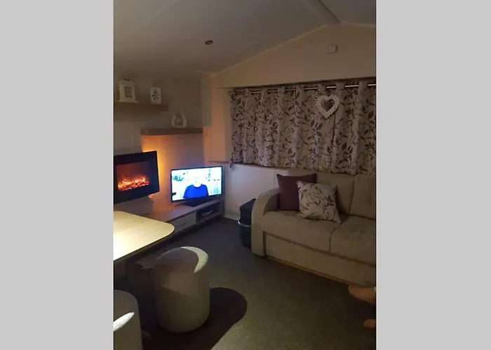 Deluxe 3 Bedroomed Caravan On Marton Mere With Ch Dg And Decking