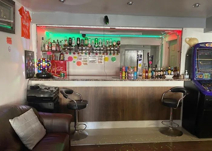 The Woodfield Hotel , Indoor Heated Swimming Pool, Spacious Lounge And Bar