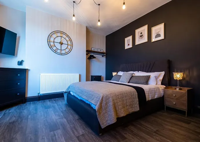 Veyron Apartments - Part Of The V Group
