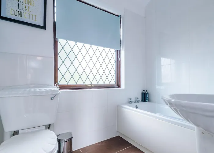Cosy 2 Bedroom House-Short Drive From Blackpool Pleasure Beach