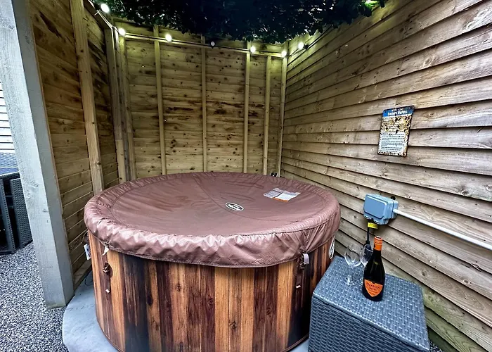 Albert Hottub & Jacuzzi Apartments