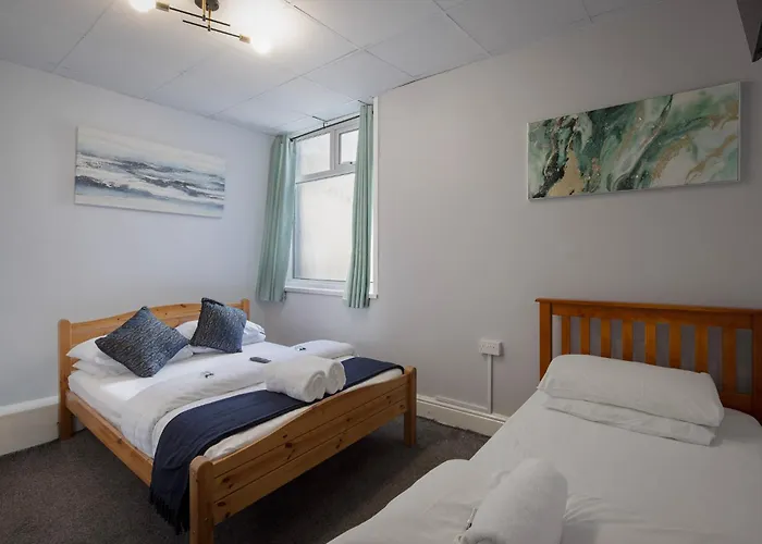 100 Pipers Hotel